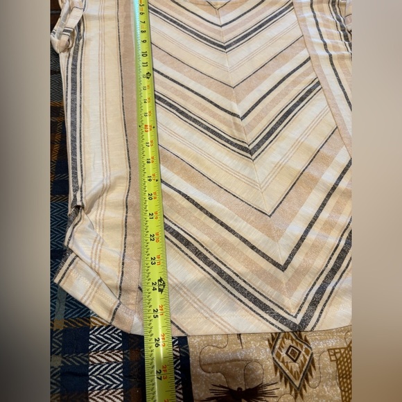 Vintage Rose brand top featuring a striped chevron pattern women’s size M NWT - Picture 8 of 9